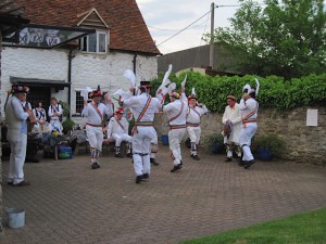 Abingdon hankies to the fore.