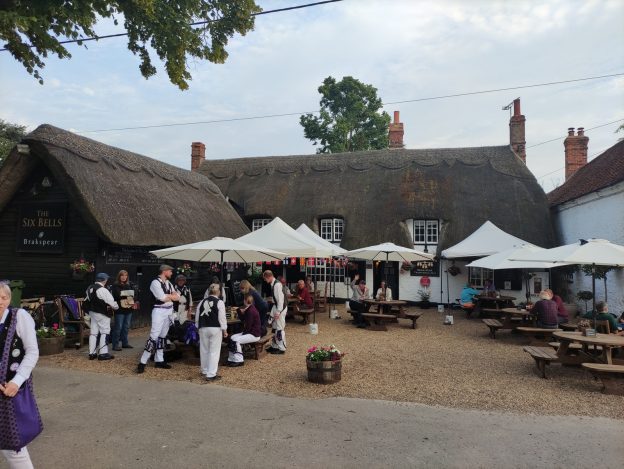 The Six Bells, Warborough